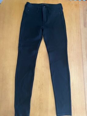 Liverpool Women’s Black Stretch Leggings